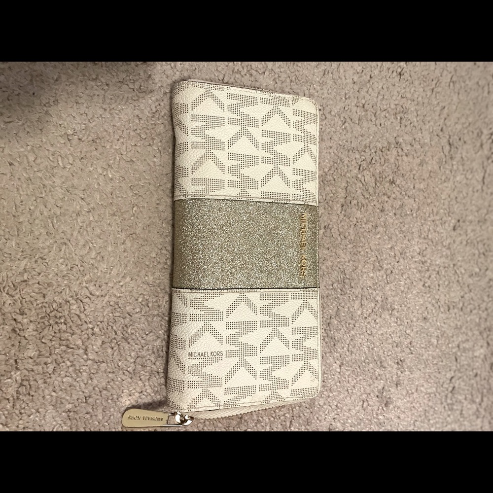 Michael Kors wallet in white and gold glitter!
